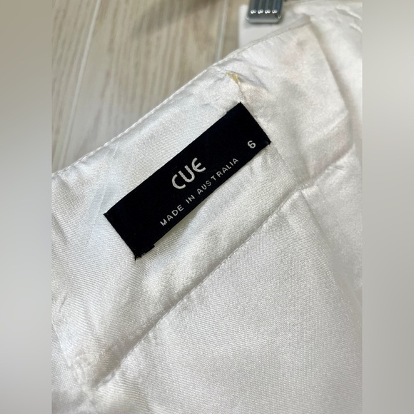 CUE beautiful strapless white jumpsuit Size AU 6 US 2 EUC - Picture 4 of 5